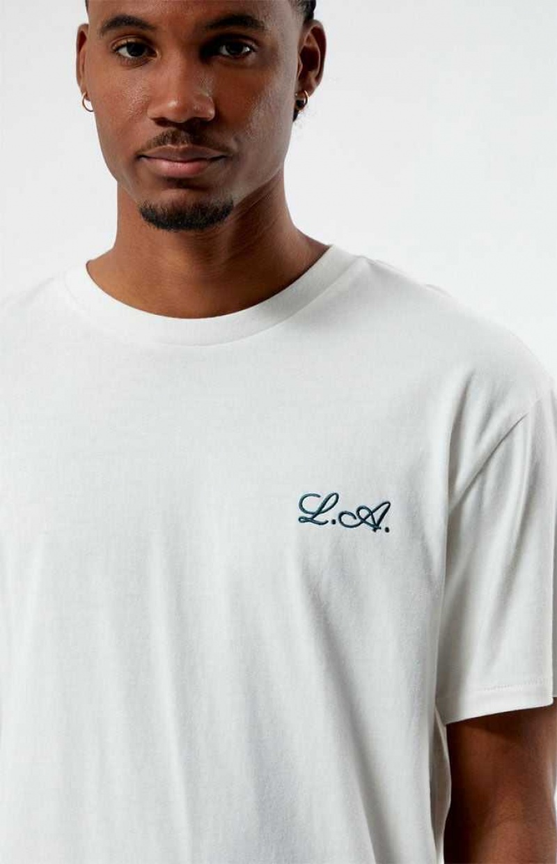 T-shirt PacSun PS Basics Cursive LA Embroidered Hombre Creme | JLPOC8532